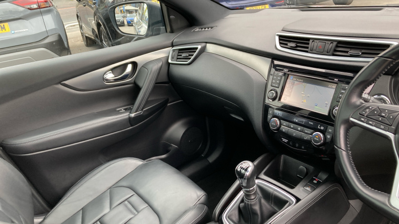 Nissan Qashqai 1.2 DiG-T Tekna+ 5dr Petrol Hatchback